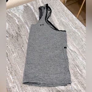 Under armour tank size medium